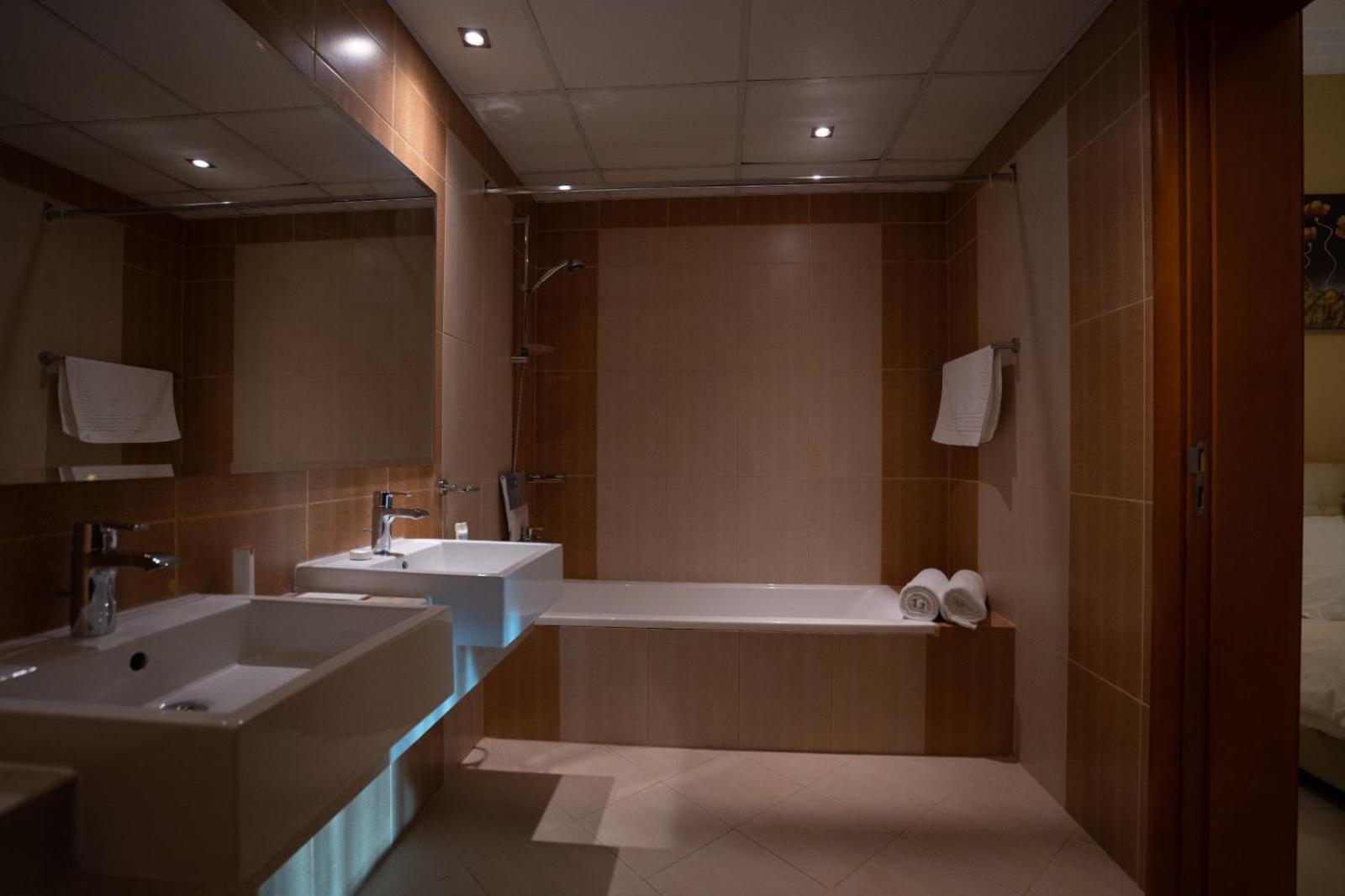 Al Liwan Residence Ντόχα Εξωτερικό φωτογραφία